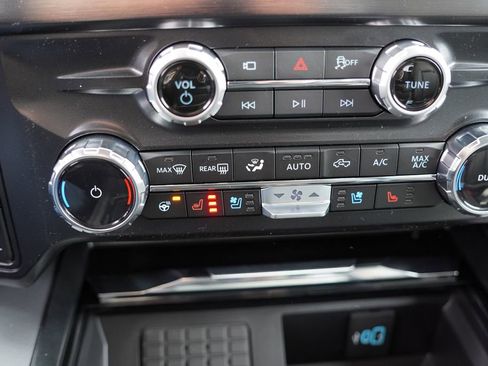 New 2026 Ford F350 Lariat w/ Black Appearance Package image 18