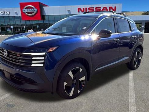 New 2026 Nissan Kicks SR w/ Cold Weather Package image 7