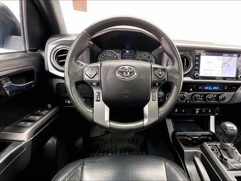Used 2021 Toyota Tacoma TRD Sport image 4