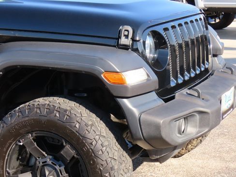 Used 2019 Jeep Wrangler Unlimited Sport S image 6