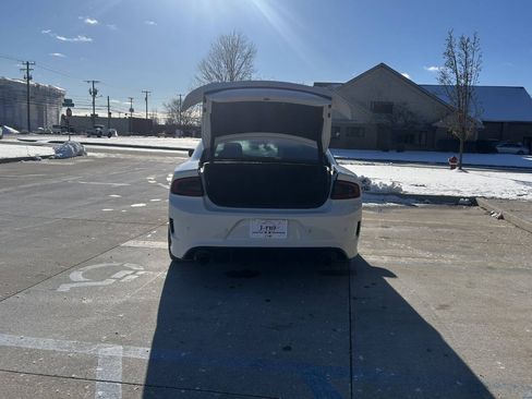 Used 2018 Dodge Charger SRT w/ Technology Group image 8