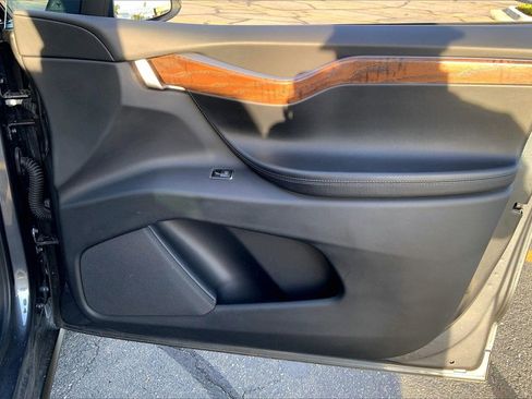 Used 2020 Tesla Model X Long Range image 22