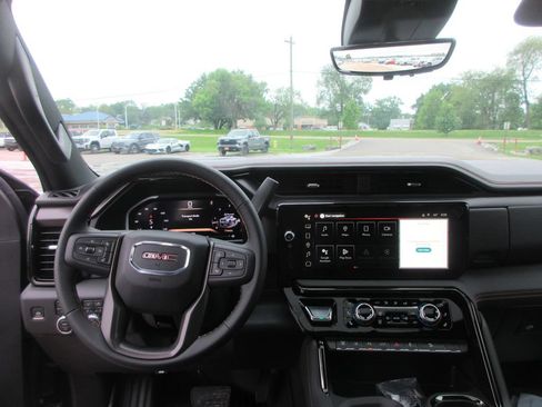 New 2026 GMC Sierra 2500 AT4 w/ AT4 Premium Plus Package AWD/4WD image 17