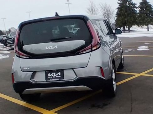 Certified 2025 Kia Soul LX w/ LX Technology Package image 2