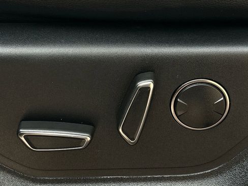 Used 2019 Ford F150 Raptor w/ Equipment Group 802A Luxury image 37