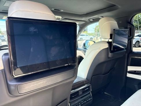 Used 2022 Lexus LX 600 4WD w/ Accessory Package (Z1) image 6