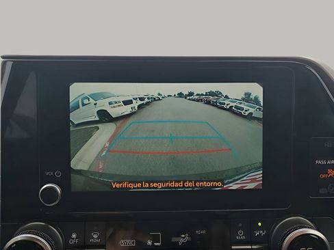 Used 2025 Toyota Highlander LE FWD image 44