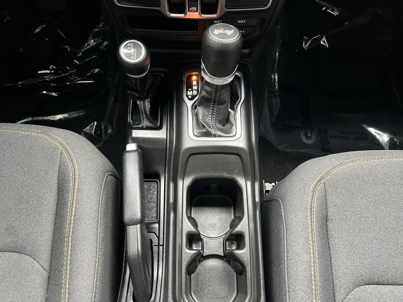Used 2025 Jeep Wrangler Unlimited Sport AWD/4WD image 19