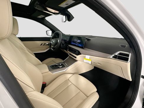 Certified 2025 BMW 330i xDrive Sedan w/ Convenience Package image 27