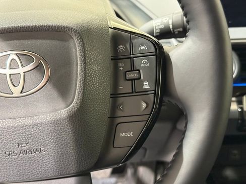 Used 2024 Toyota Prius XLE image 25