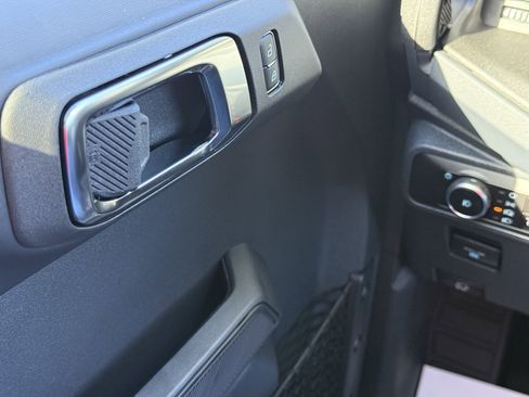 New 2025 Ford Bronco Badlands image 39