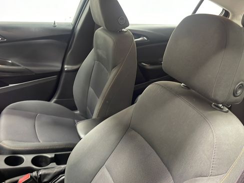 Used 2017 Chevrolet Cruze LS FWD image 9