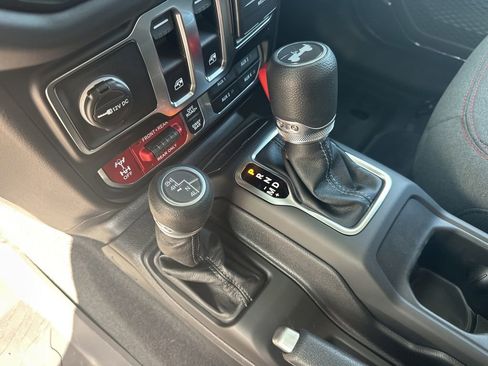 New 2025 Jeep Wrangler Rubicon w/ Steel Bumper Group image 25