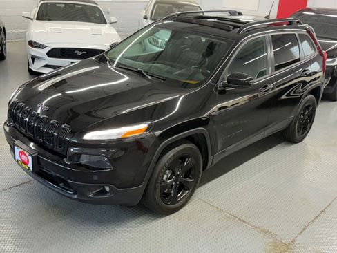 Used 2018 Jeep Cherokee Limited w/ High Altitude Package AWD/4WD image 13