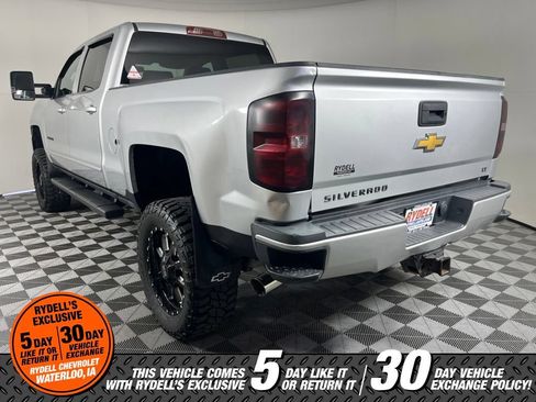 Used 2017 Chevrolet Silverado 2500 LT AWD/4WD image 7