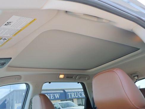 Used 2022 Nissan Pathfinder Platinum w/ Cargo Package image 15