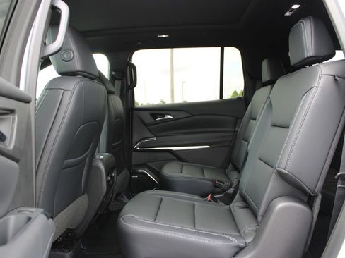 New 2026 Chevrolet Traverse LT w/ Enhanced Driving Package FWD image 24