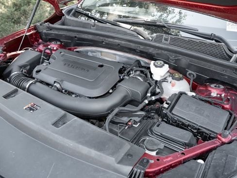 Used 2023 Buick Envision Essence image 14