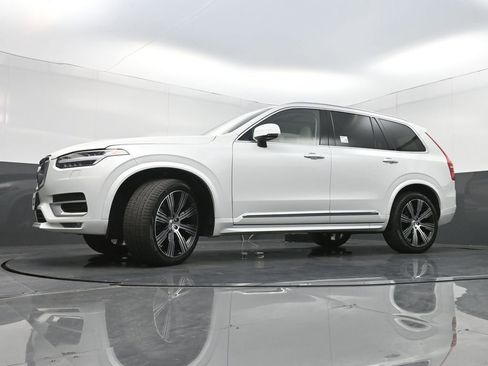 Used 2022 Volvo XC90 T6 Inscription w/ Climate Package image 29