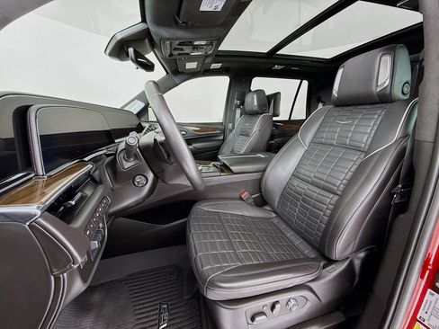 Used 2024 Cadillac Escalade Sport Platinum w/ LPO, Floor Liner Package AWD/4WD image 5