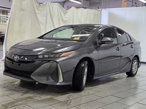 Used 2021 Toyota Prius Prime LE image 11