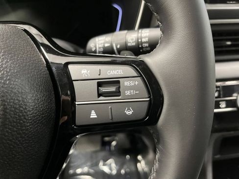 New 2025 Honda Pilot Touring image 11