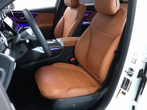 Used 2025 Mercedes-Benz GLC 350e GLC 350e w/ Driver Assistance Package image 15