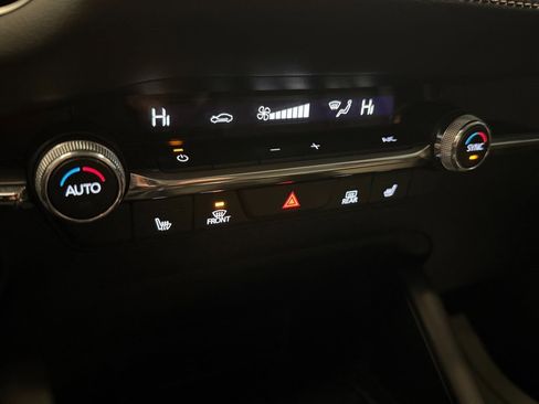 Used 2023 MAZDA MAZDA3 s image 13