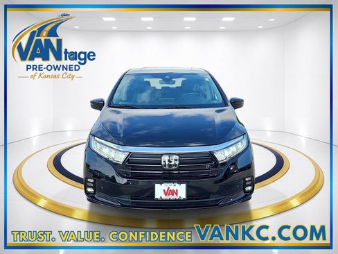 Used 2022 Honda Odyssey Touring image 2