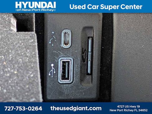 Used 2025 Cadillac CT4 Premium Luxury RWD image 30