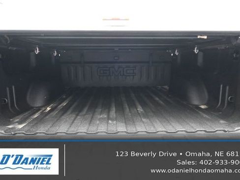 Used 2017 GMC Sierra 1500 SLT w/ SLT Preferred Package AWD/4WD image 35