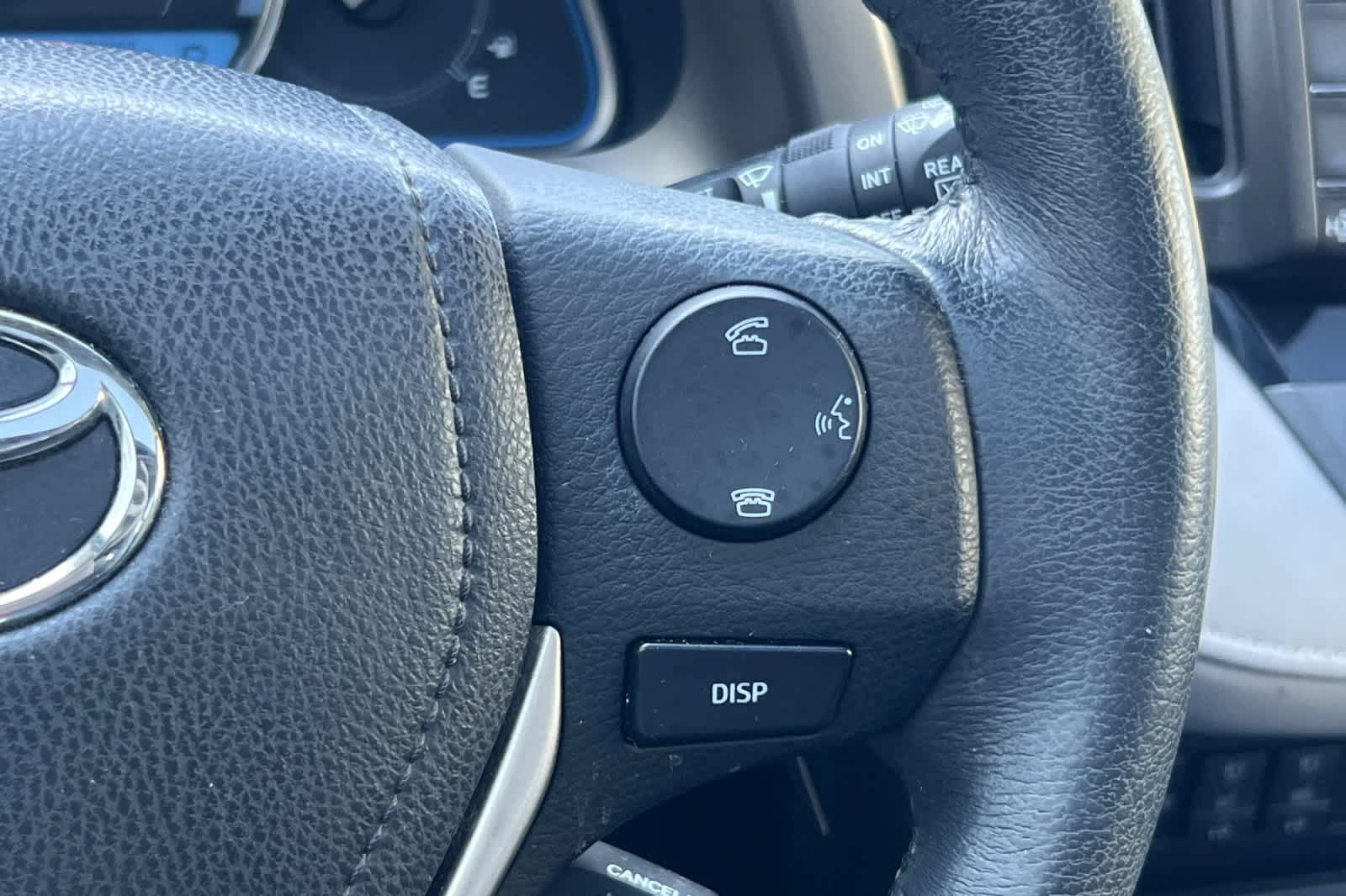 Used 2015 Toyota RAV4 Limited w/ Technology Package FWD image 27
