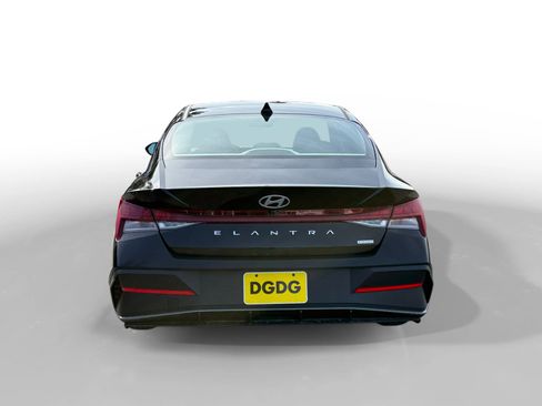 New 2026 Hyundai Elantra Blue image 4