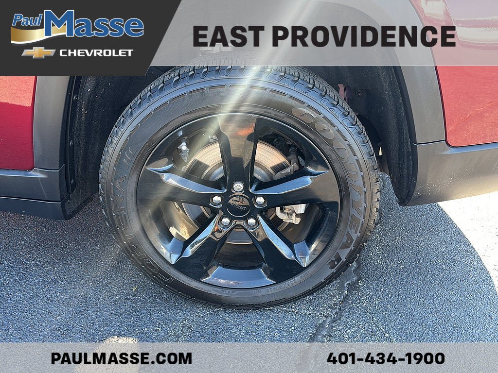 Used 2021 Jeep Grand Cherokee L Laredo AWD/4WD image 7