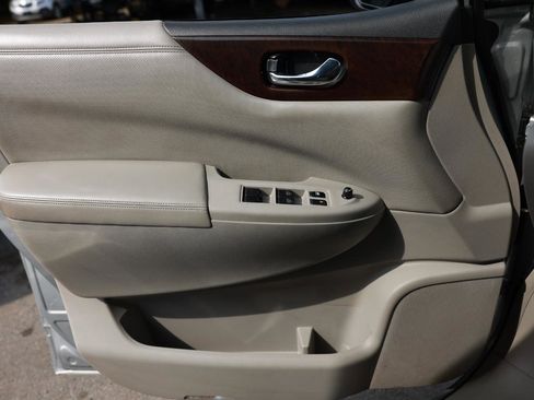 Used 2017 Nissan Quest SV FWD image 40