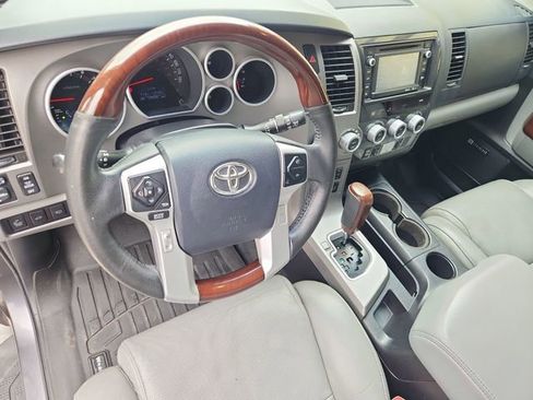 Used 2015 Toyota Sequoia Platinum RWD image 10
