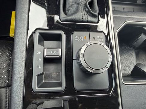 Used 2023 Toyota Tundra Limited w/ Power Package AWD/4WD image 18