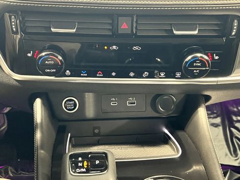 Used 2021 Nissan Rogue Platinum image 46