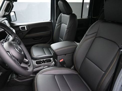 New 2026 Jeep Gladiator Sport AWD/4WD image 13