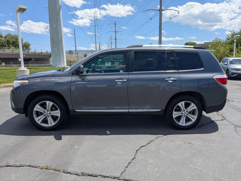 Used 2013 Toyota Highlander Limited AWD/4WD image 2