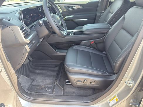 New 2026 Chevrolet Traverse LT w/ Sun and Wheel Package image 8