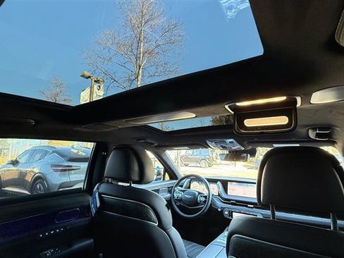 Used 2024 Genesis G90 3.5T image 43