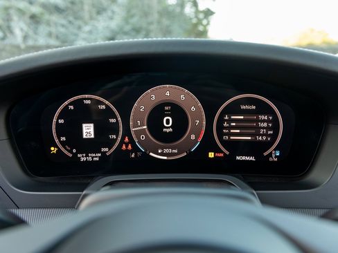 Certified 2025 Porsche 911 Carrera image 38