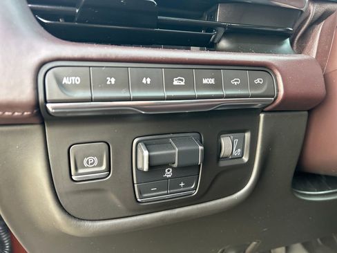 Used 2023 Cadillac Escalade Sport Platinum w/ LPO, ONYX Package image 24