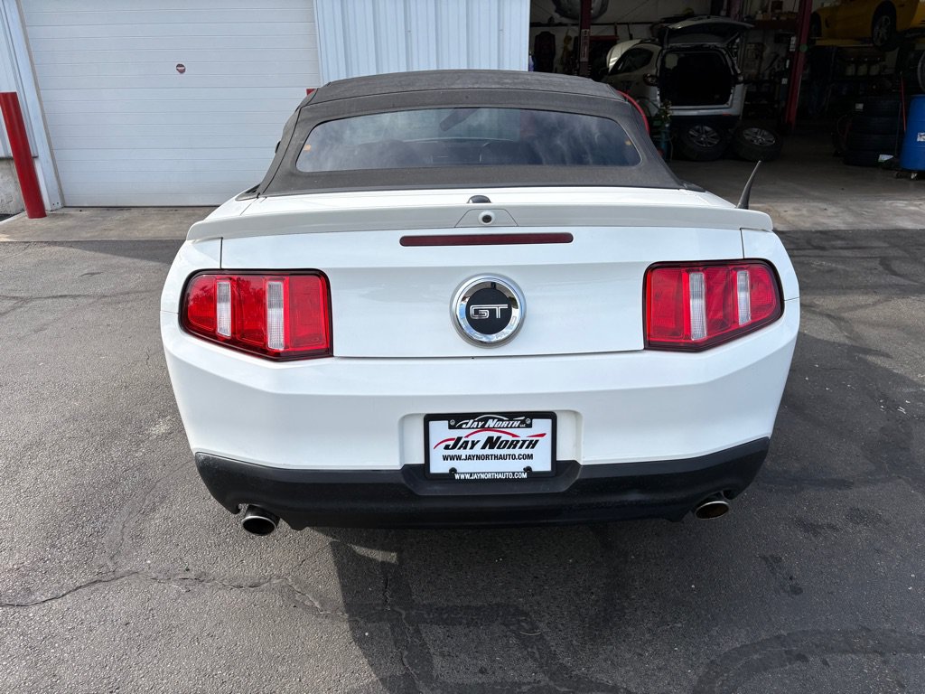 Used 2010 Ford Mustang GT Premium RWD image 4