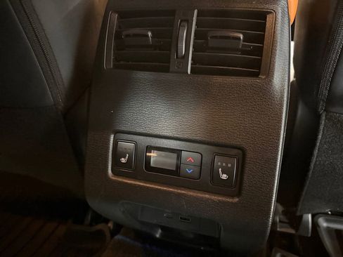 Used 2023 Mitsubishi Outlander SEL AWD/4WD image 19