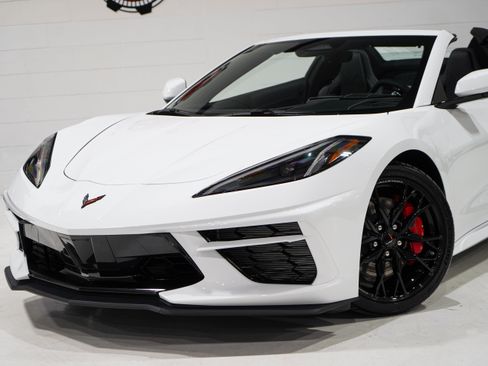 Used 2026 Chevrolet Corvette Stingray Convertible w/ Z51 Performance Package RWD image 32
