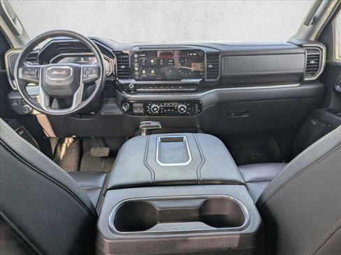 Used 2022 GMC Sierra 1500 SLT AWD/4WD image 13