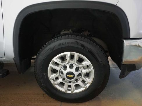 Used 2022 Chevrolet Silverado 2500 LT w/ Convenience Package image 12