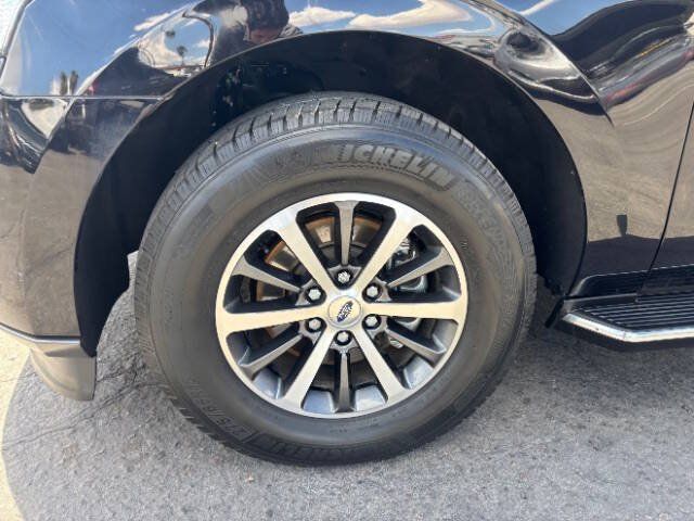 Used 2020 Ford Expedition XLT w/ Equipment Group 202A RWD image 9